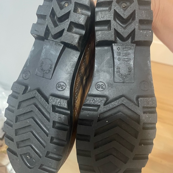 Burberry rain boots - Picture 3 of 5